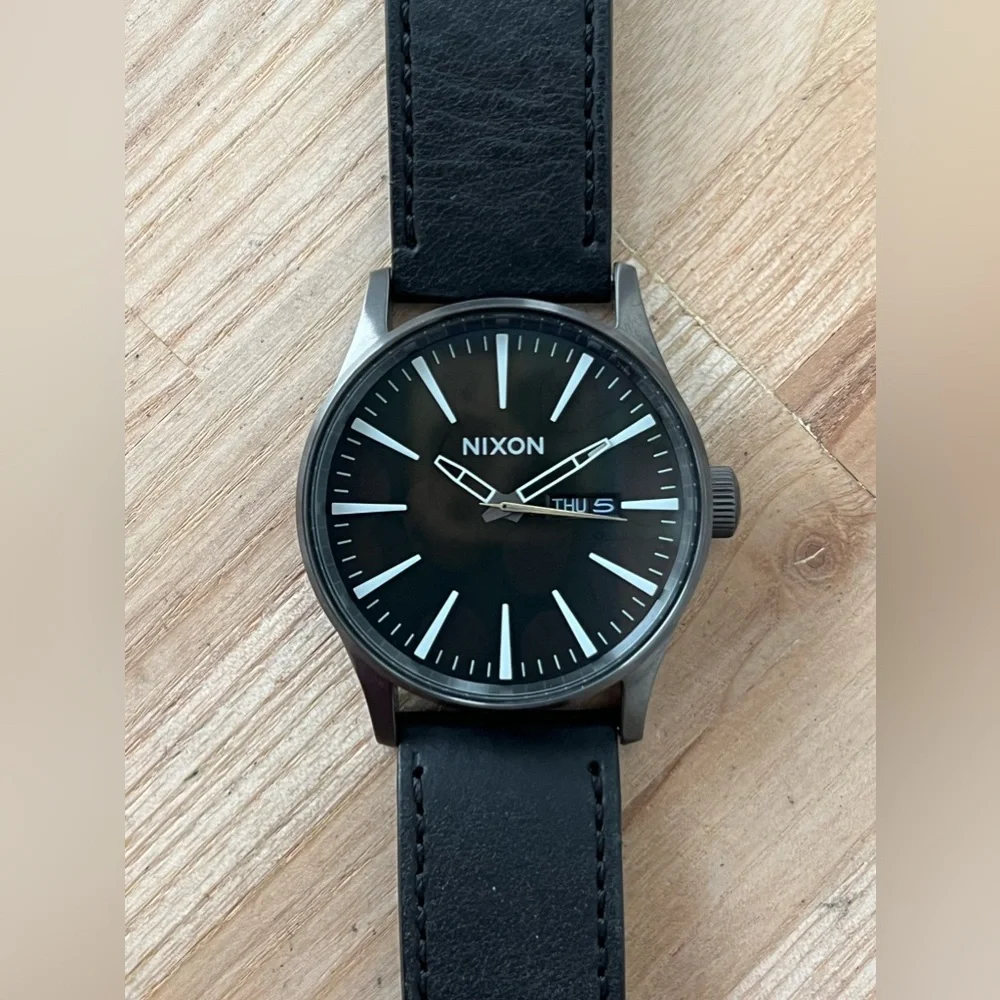 Nixon The Sentry Never Be Late Watch Black Green Dial Gunmetal Case Leather